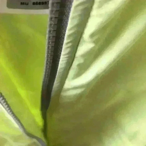 The north face girls jacket - Picture 6 of 9